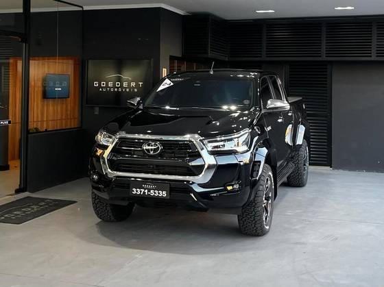 TOYOTA HILUX SW4 2.8 D-4D TURBO DIESEL SRX 4X4 AUTOMÁTICO